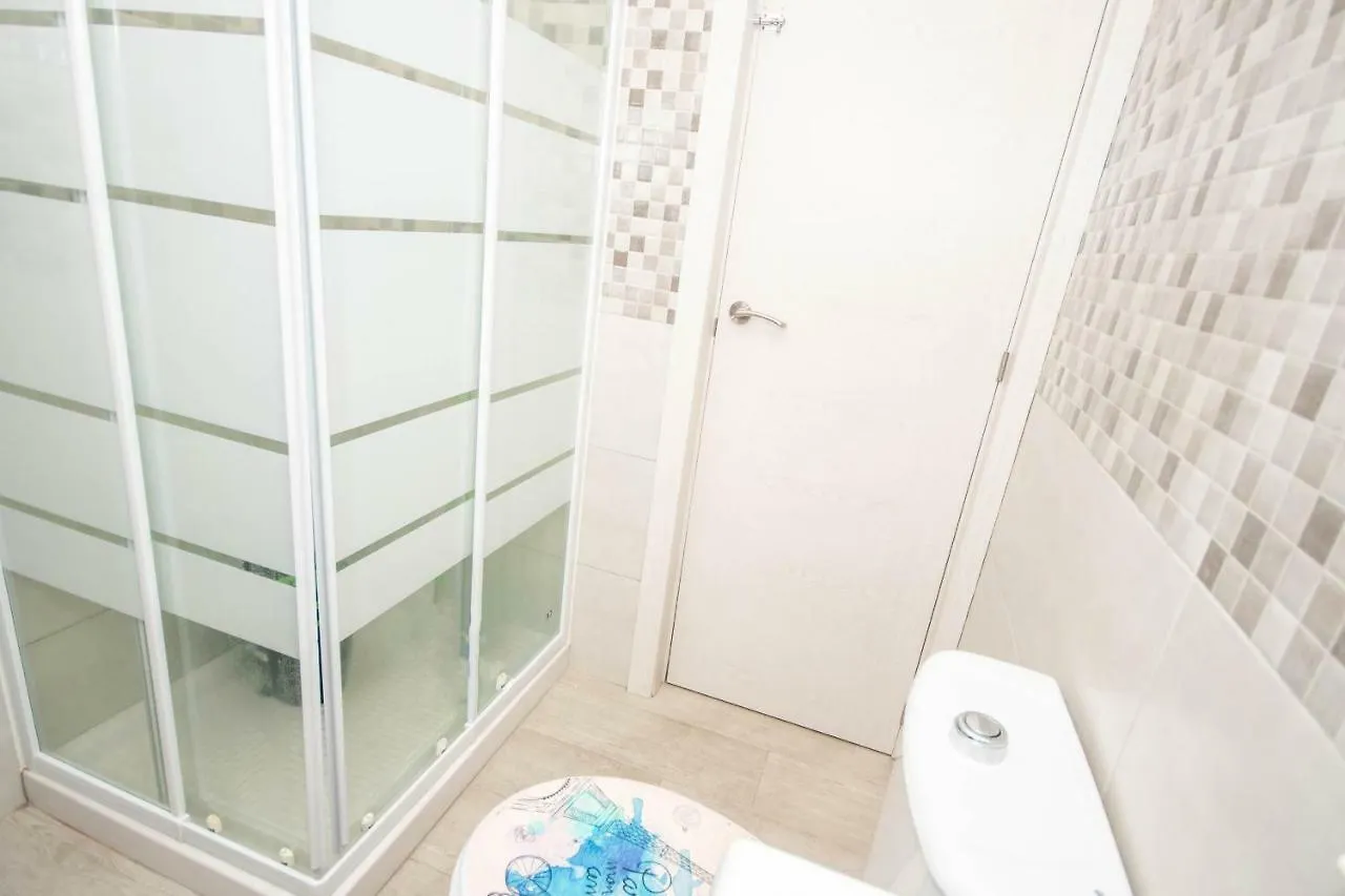 Hotel Cubo'S Estudio Isabel Manoja Torremolinos